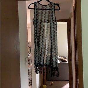 🍁 Black and Gray Crocheted Sleeveless Sweater